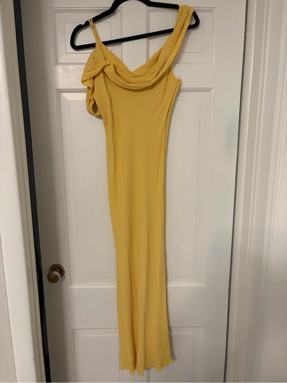 Reformation Reya dress in sunshine - Picture 3 of 6